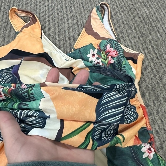 Women’s Floral Print one-piece, NWOT! - Picture 5 of 5